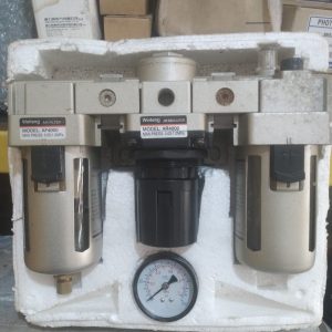 FRL (Filter, Regulator, Lubricator) tipe AC4000-04