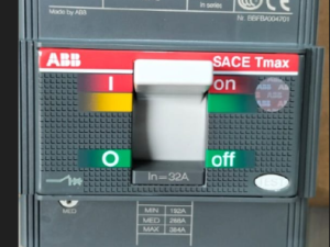 ABB SACE Tmax T2N 160 (32A)